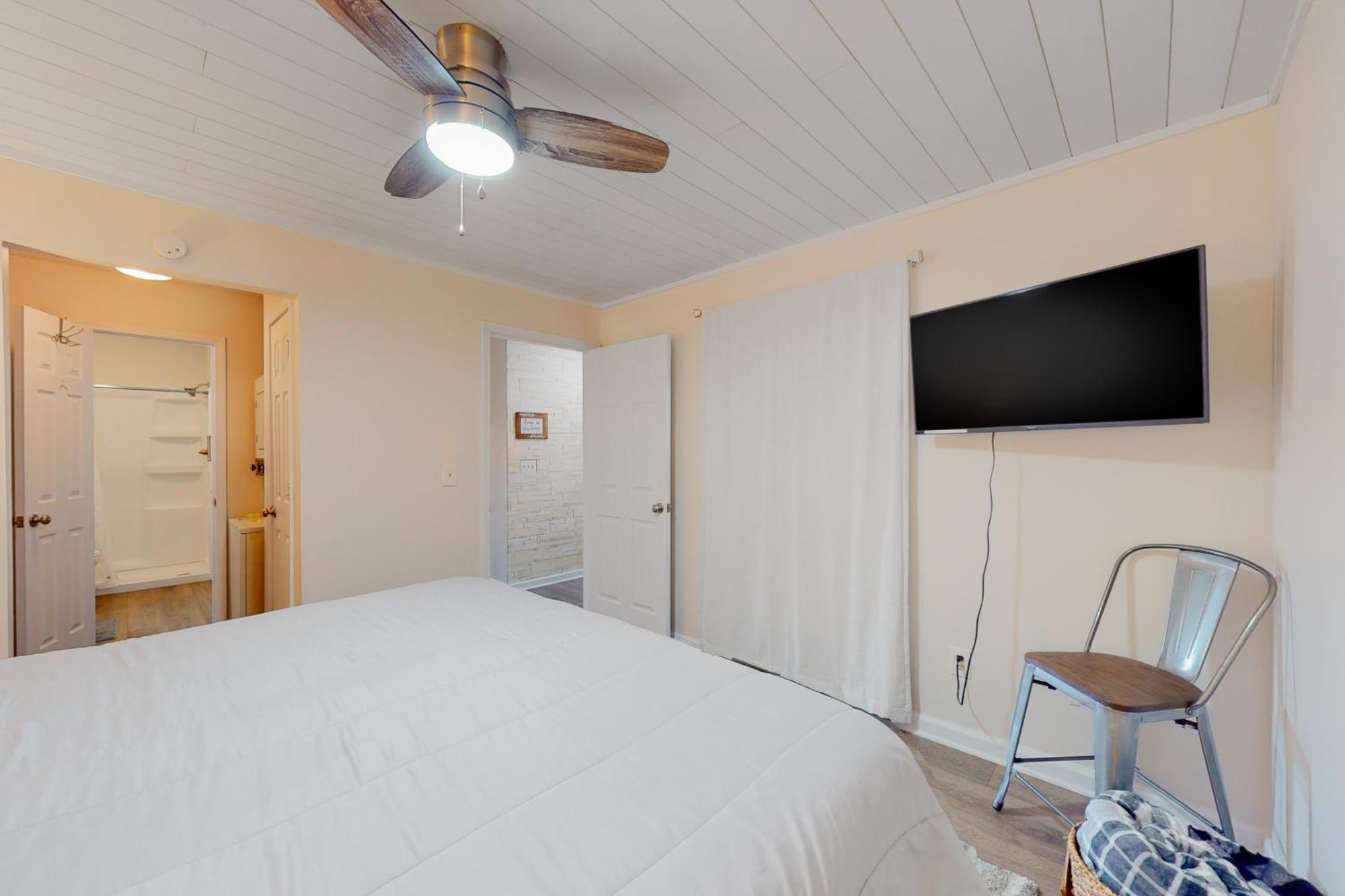 Couples Paradise & Retreat On The 18Th Branson Room photo